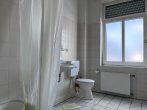 VIE-Süchteln: Kapitalanlage mit Stellplätzen- seit über 30 Jahren als soziale Einrichtung vermietet - OG Bad-Dusche