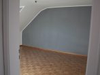 MG-Neuwerk: vermietete Dachgeschosswohnung im 9-Parteien-Haus mit Garage - DG Schlafen