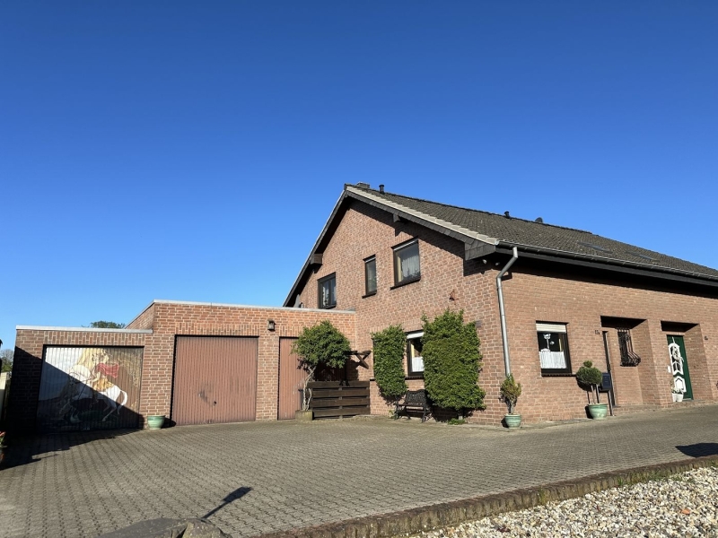 Wohnhaus mit Lagerhalle und Garage (Gewerbegebiet), 41366 Schwalmtal, Doppelhaushälfte