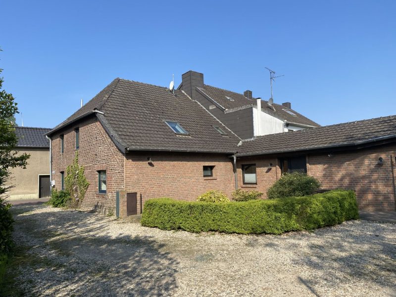 Wohnhaus mit Ambiente und großem Grundstück in ländlicher Wohnlage., 41372 Niederkrüchten, Einfamilienhaus