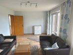 Ländliche Doppelhaushälfte in Feldrandlage - Wohnzimmer mit Essplatz